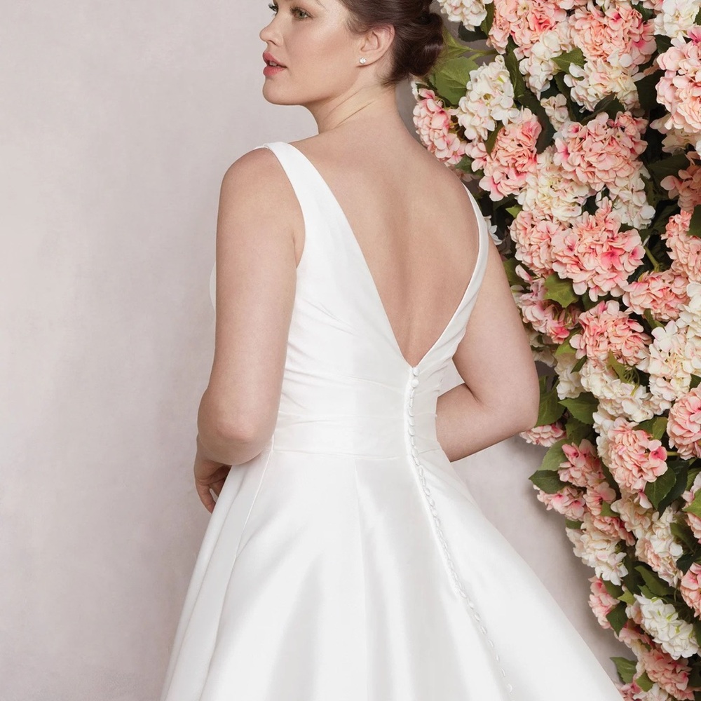 Sincerity Bridal White Wedding Dress - Picture 3 of 16